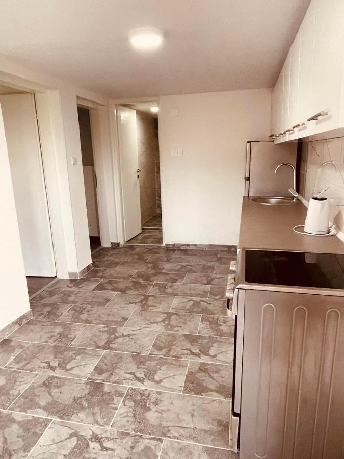 Ajla - Free Parking Apartment Сараево Екстериор снимка