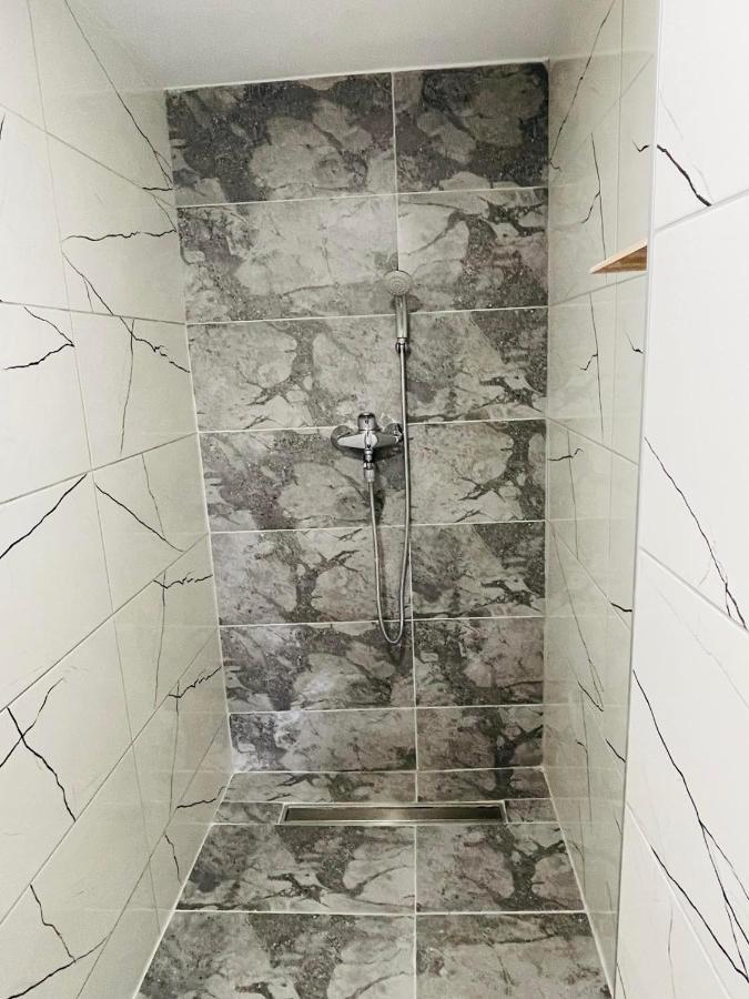 Ajla - Free Parking Apartment Сараево Екстериор снимка